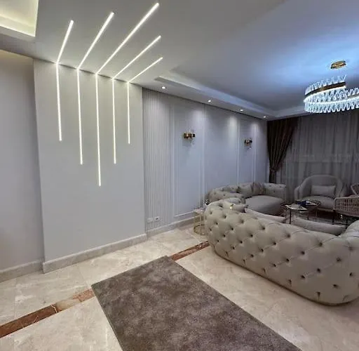 Royal Suite Near City Star Mall 3 Bedroom Apart