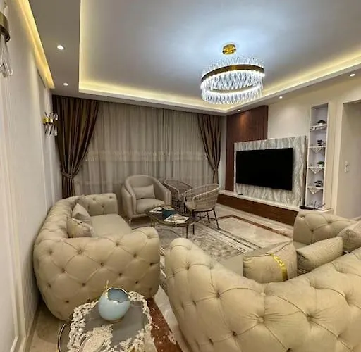Royal Suite Near City Star Mall 3 Bedroom Apart
