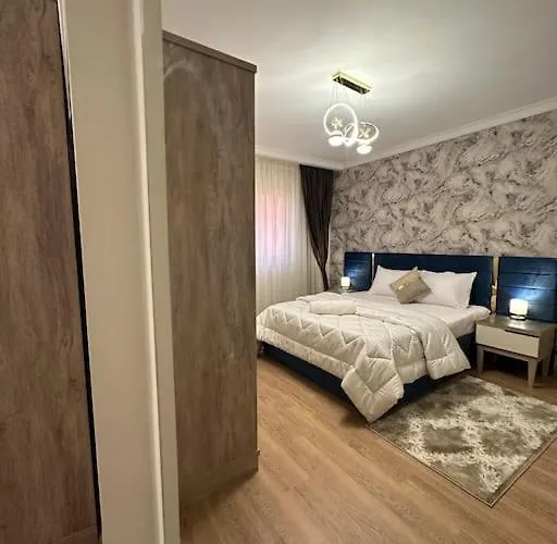 Royal Suite Near City Star Mall 3 Bedroom Apart