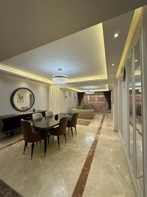 דירה Royal Near Star Mall 3 Bedroom קהיר